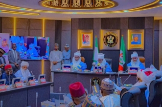 Gómìnà PDP Dúró Ṣinṣin